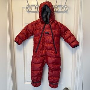 Patagonia Hi Loft Down Sweater Bunting size 6-12 months